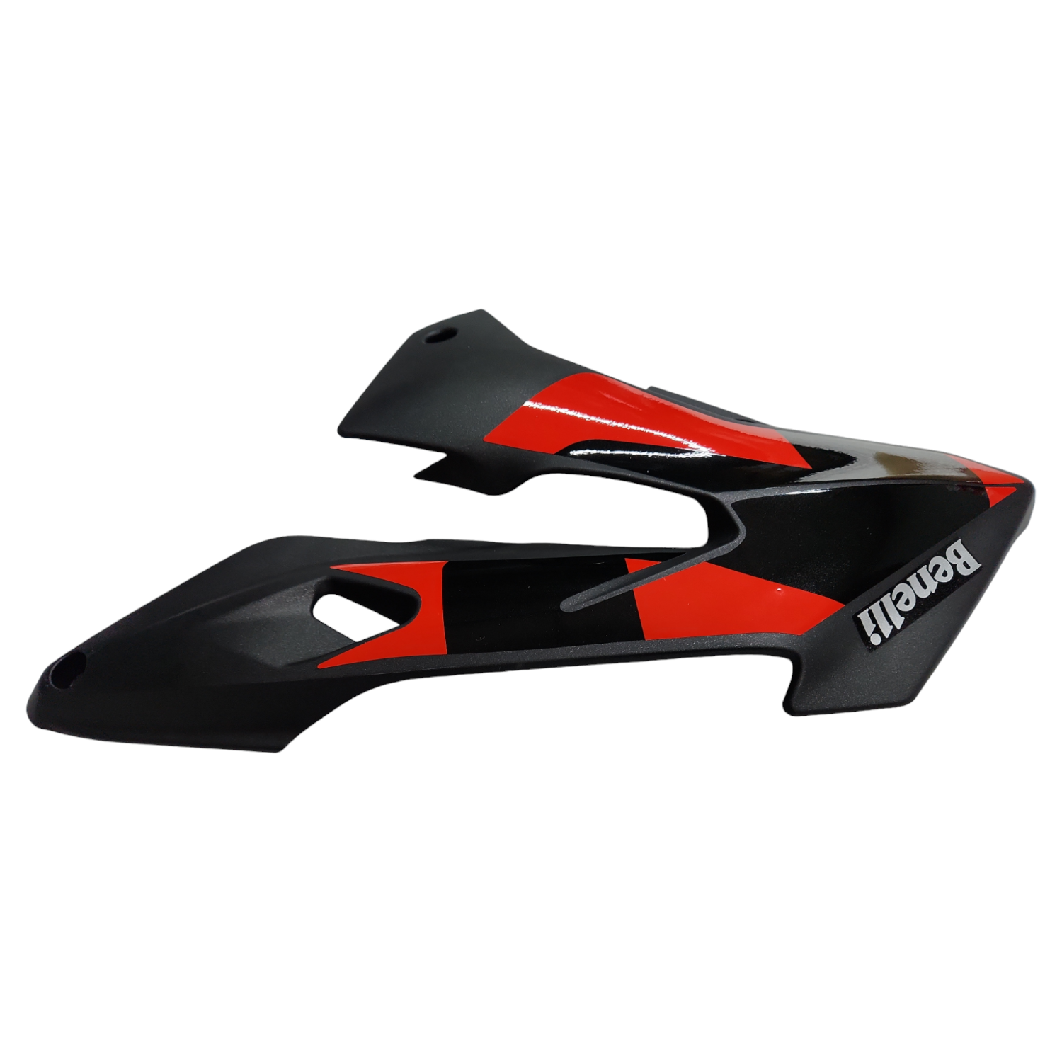 CUBIERTA SUPERIOR IZQUIERDA NEGRO CON STICKER