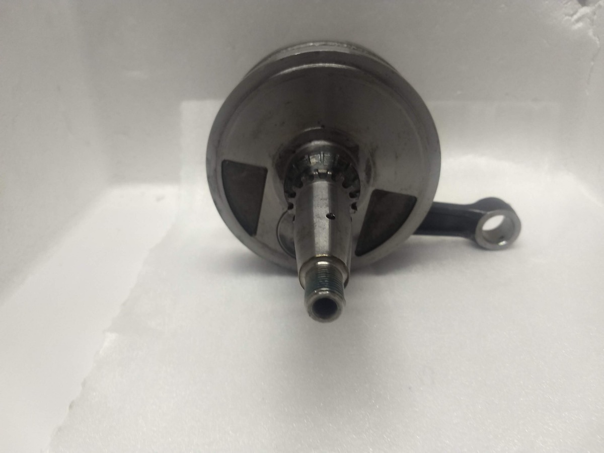 Cigüeñal con biela - Image 3