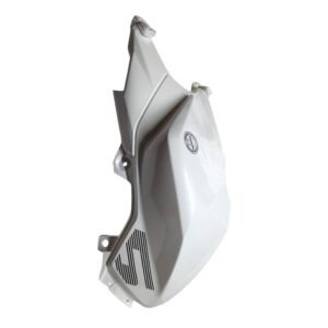 CUBIERTA TANQUE COMBUSTIBLE IZQUIERDA BLANCO CON STICKER